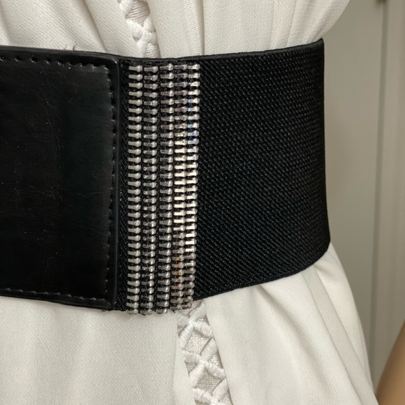 Fashion women’s waist belt, 34 inches long before stretch. Fit up to 34 inches - Picture 4 of 5